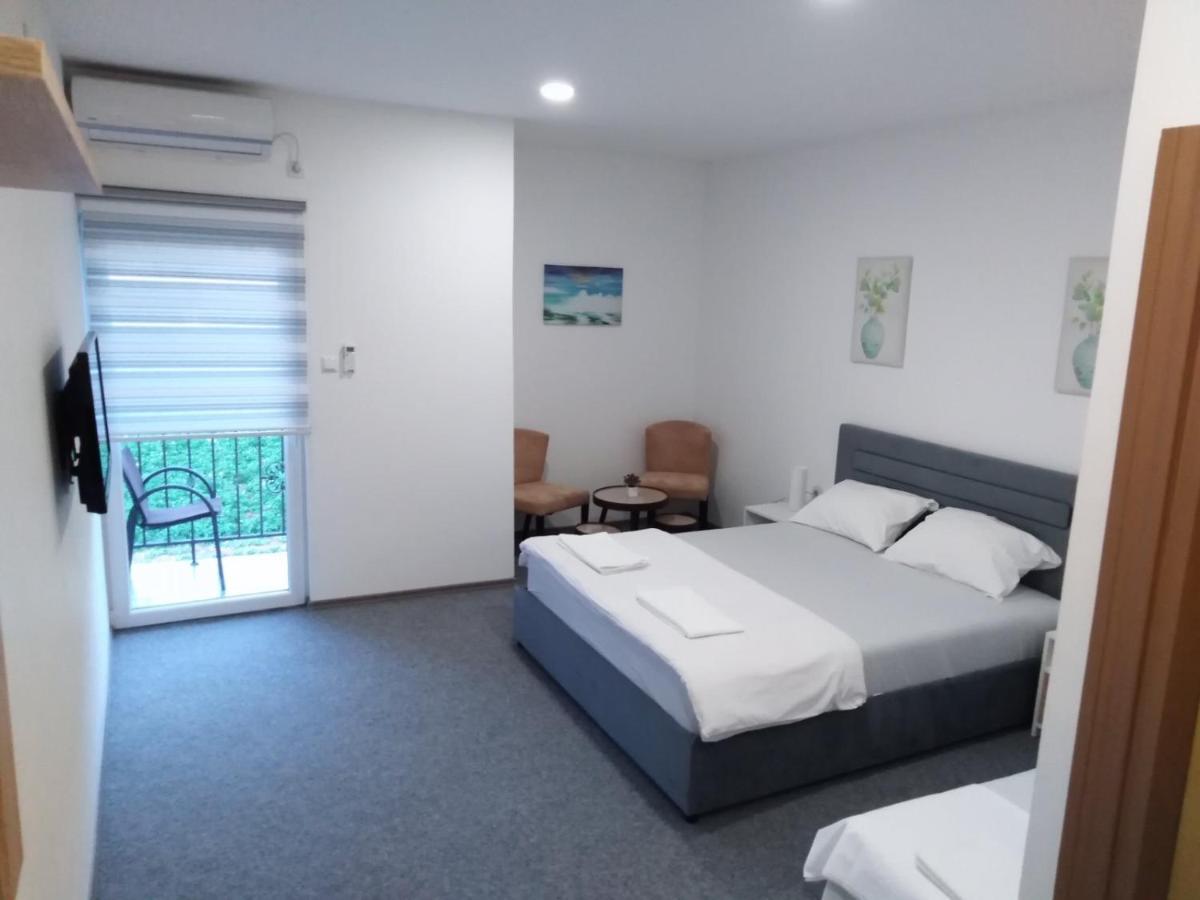 Vinarija "Delmo" Apartments 트레빈예 외부 사진