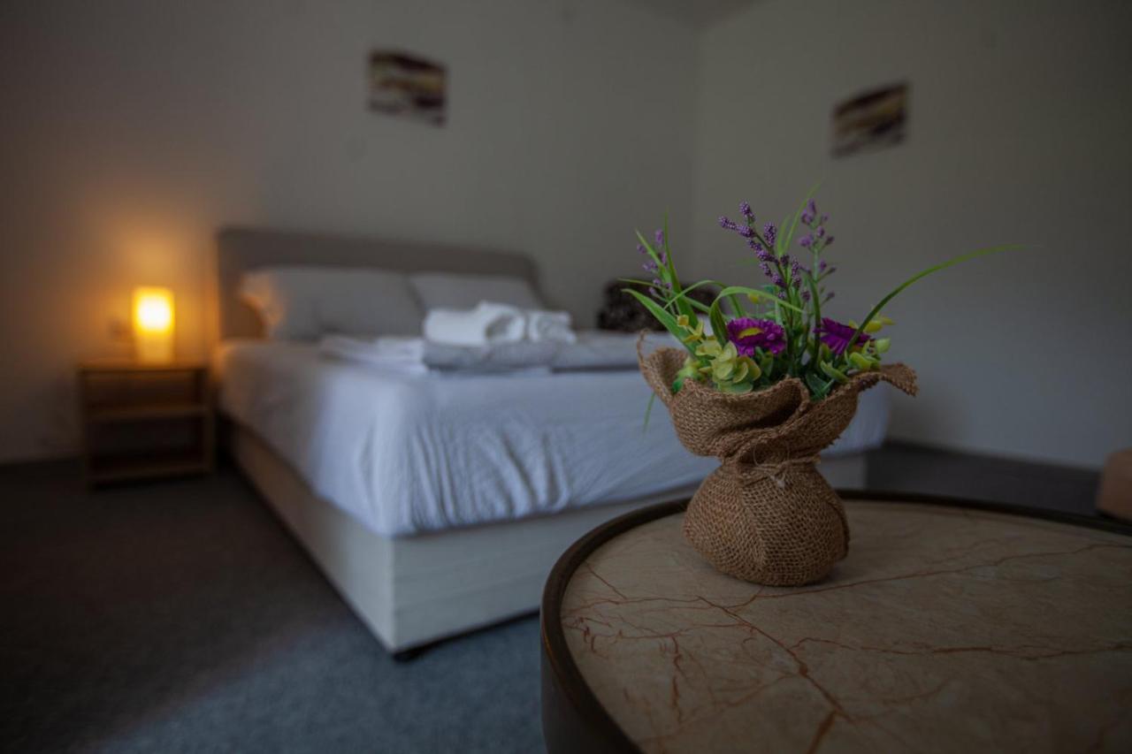Vinarija "Delmo" Apartments 트레빈예 외부 사진