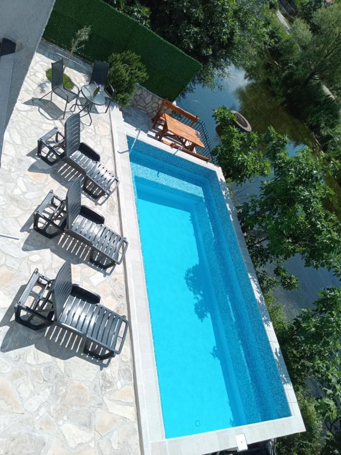 Vinarija "Delmo" Apartments 트레빈예 외부 사진